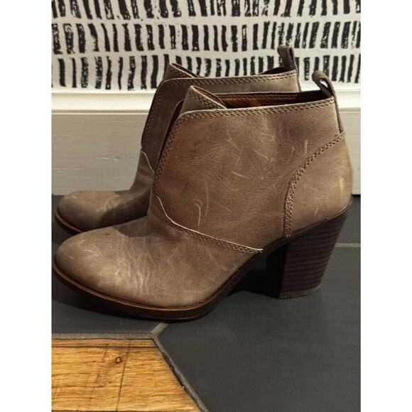 Lucky Brand womens sz 5.5 leather taupe slip on ankle boots bootie heeled shoe - Picture 3 of 11